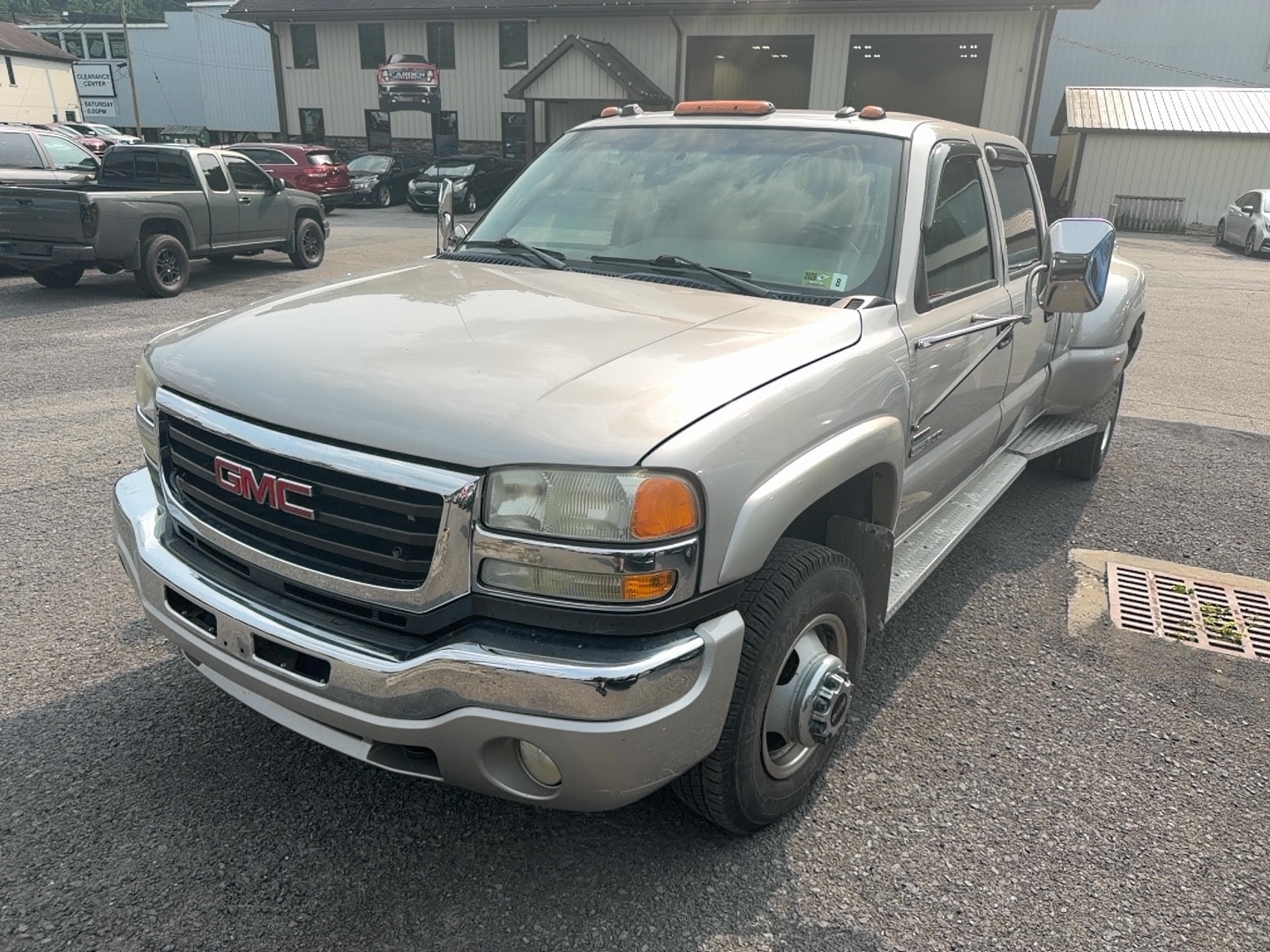 gmc sierra 3500 2004 1GTJK332X4F242813 image gmc sierra 3500 2004 1GTJK332X4F242813 image